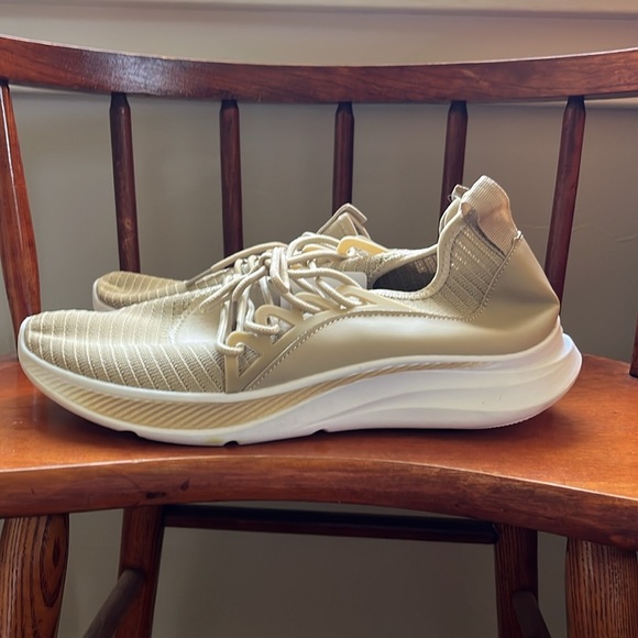 NWT Echo Unltd Men’s Cream/Tan Sneakers Size 9.5 - Picture 3 of 10
